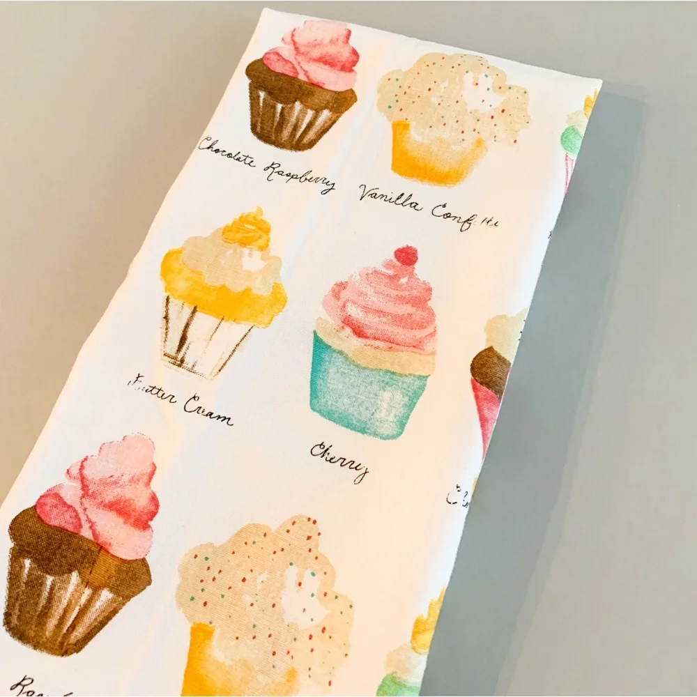 Sur La Table Cupcake Pattern Kitchen Tea Towel, 1 Towel